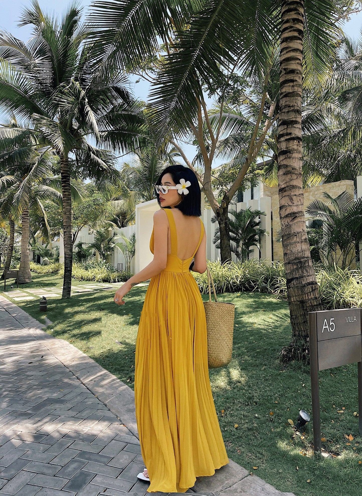 Vibrant Yellow Maxi Dress – Stylish & Comfortable for Summer Days