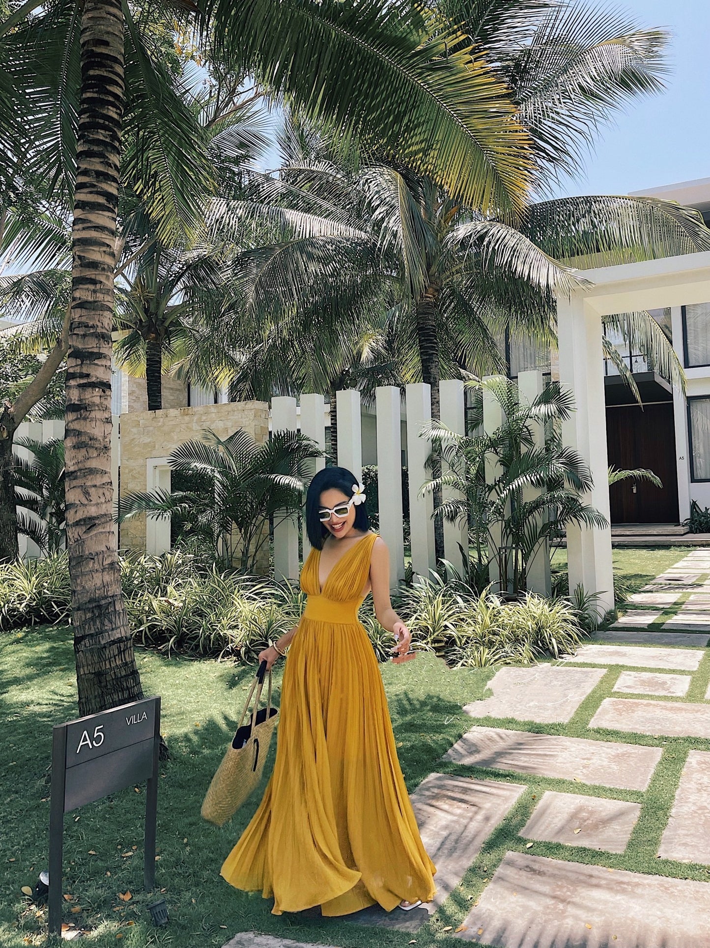 Vibrant Yellow Maxi Dress – Stylish & Comfortable for Summer Days