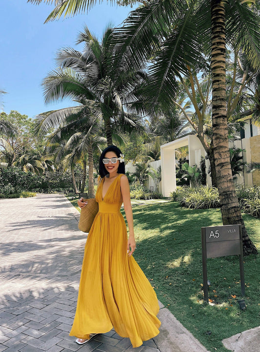 Vibrant Yellow Maxi Dress – Stylish & Comfortable for Summer Days