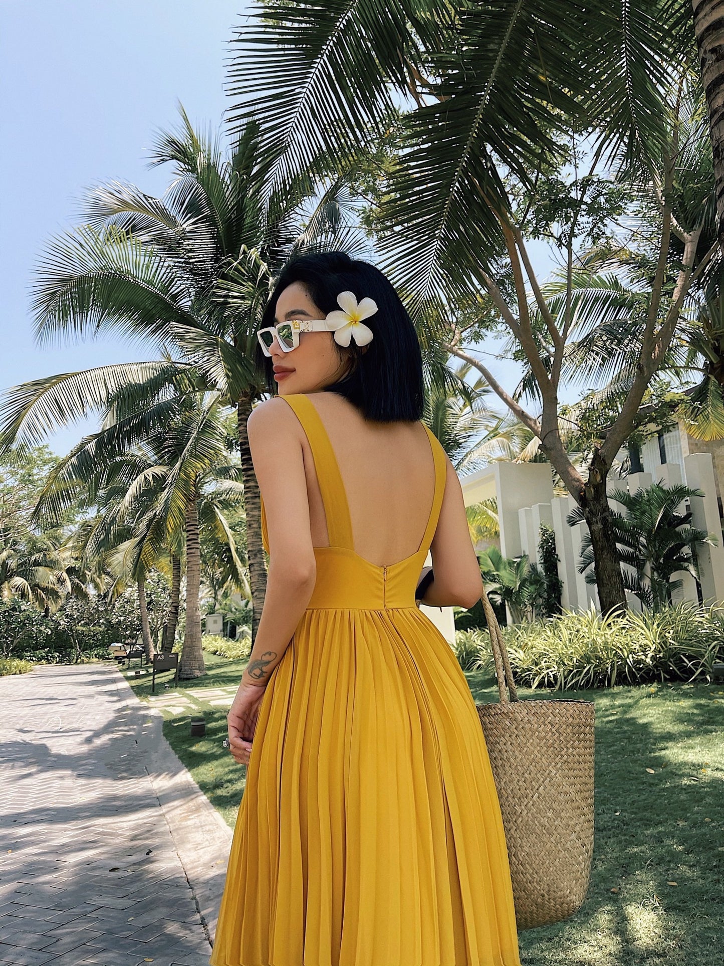 Vibrant Yellow Maxi Dress – Stylish & Comfortable for Summer Days